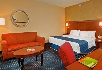 Courtyard By Marriott גרינסבורו מראה חיצוני תמונה