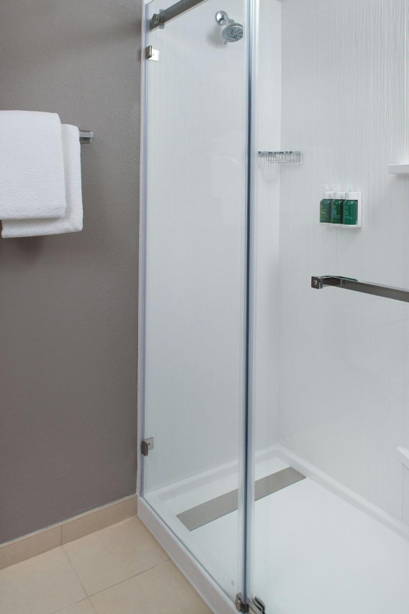 Courtyard By Marriott גרינסבורו מראה חיצוני תמונה