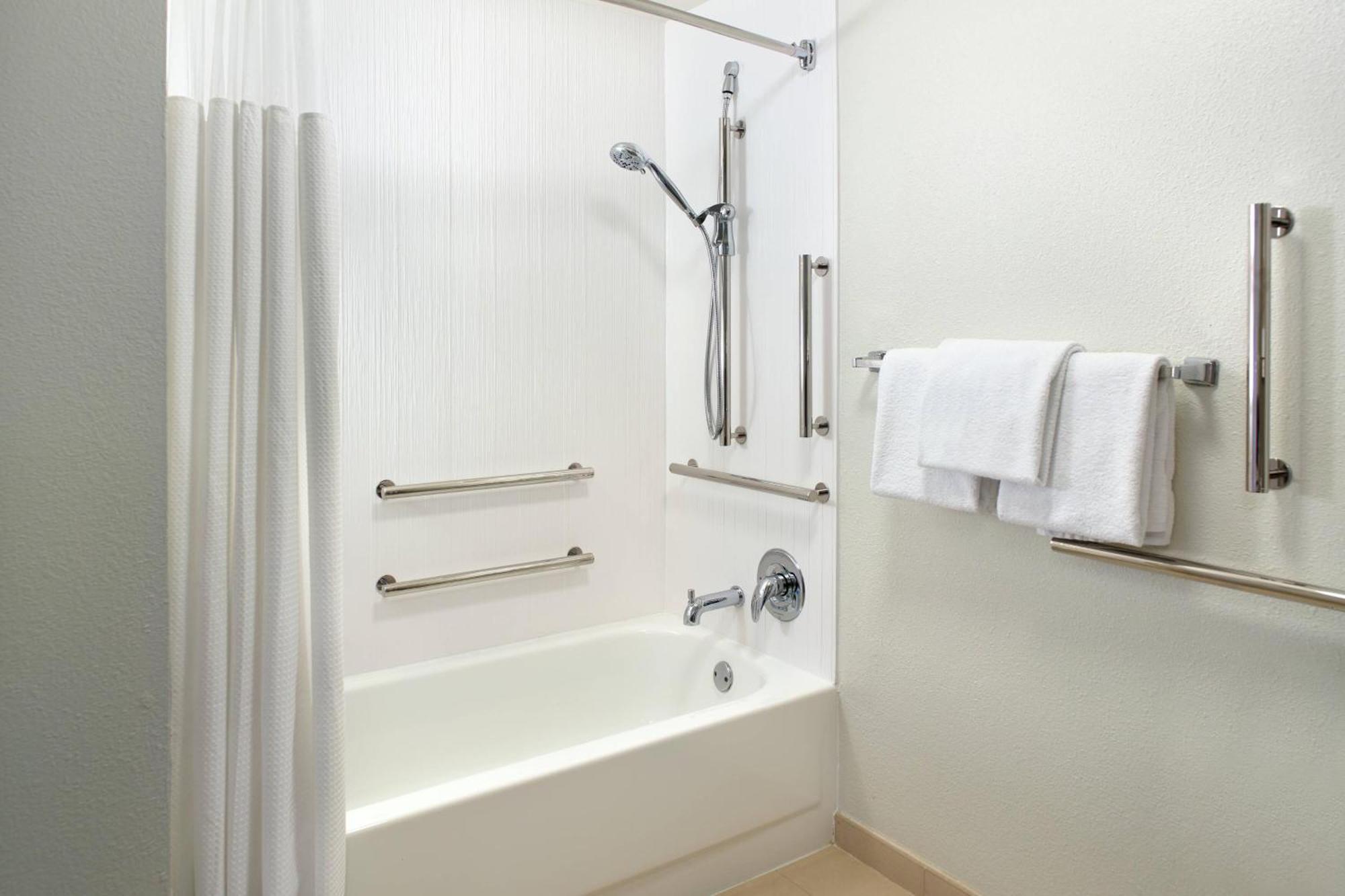 Courtyard By Marriott גרינסבורו מראה חיצוני תמונה