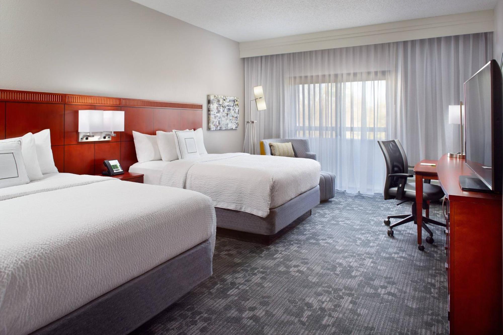 Courtyard By Marriott גרינסבורו מראה חיצוני תמונה