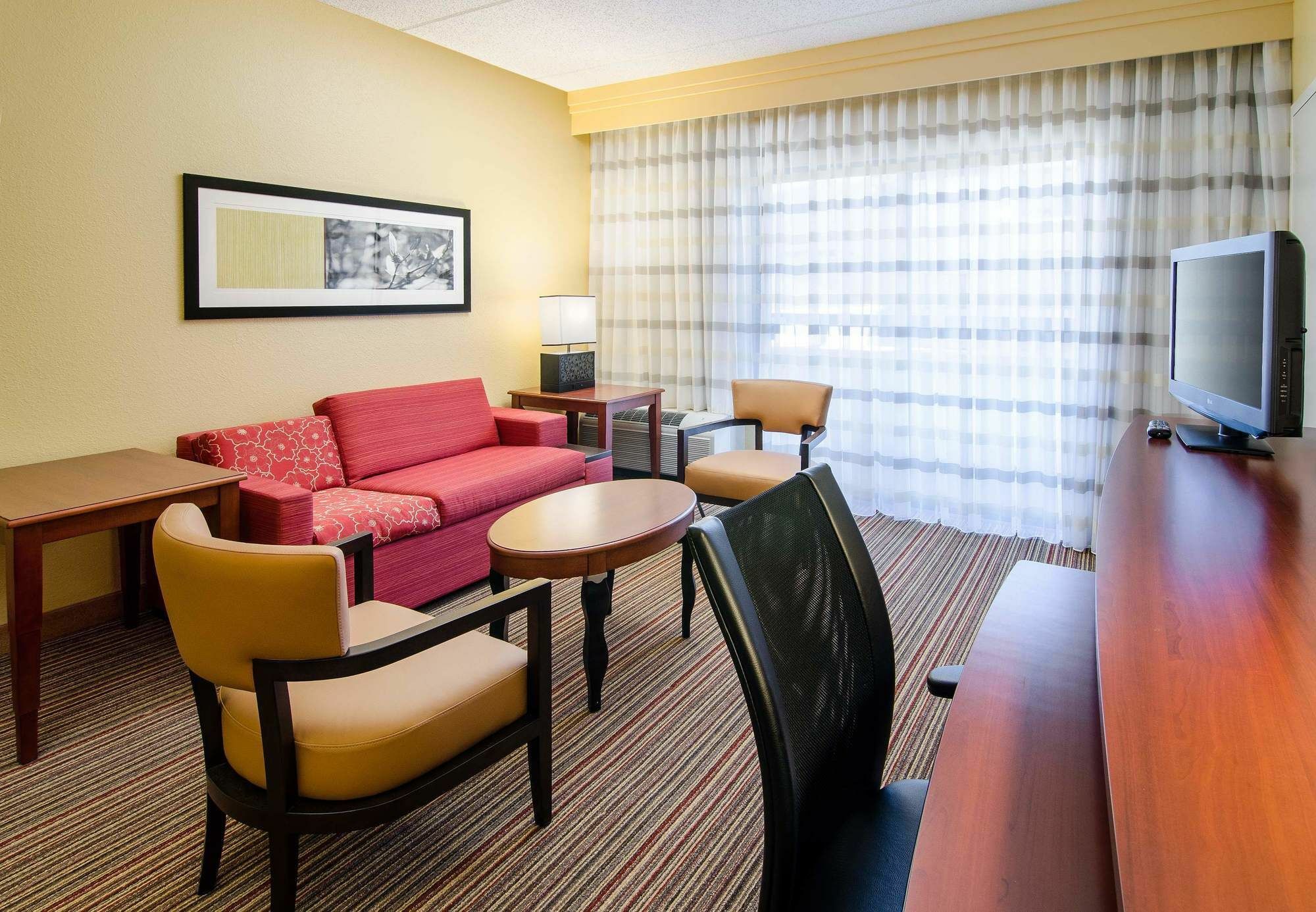 Courtyard By Marriott גרינסבורו מראה חיצוני תמונה
